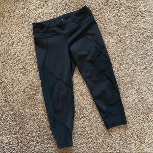 ATHLETA CROPS W/ MESH 💫FINAL SALE